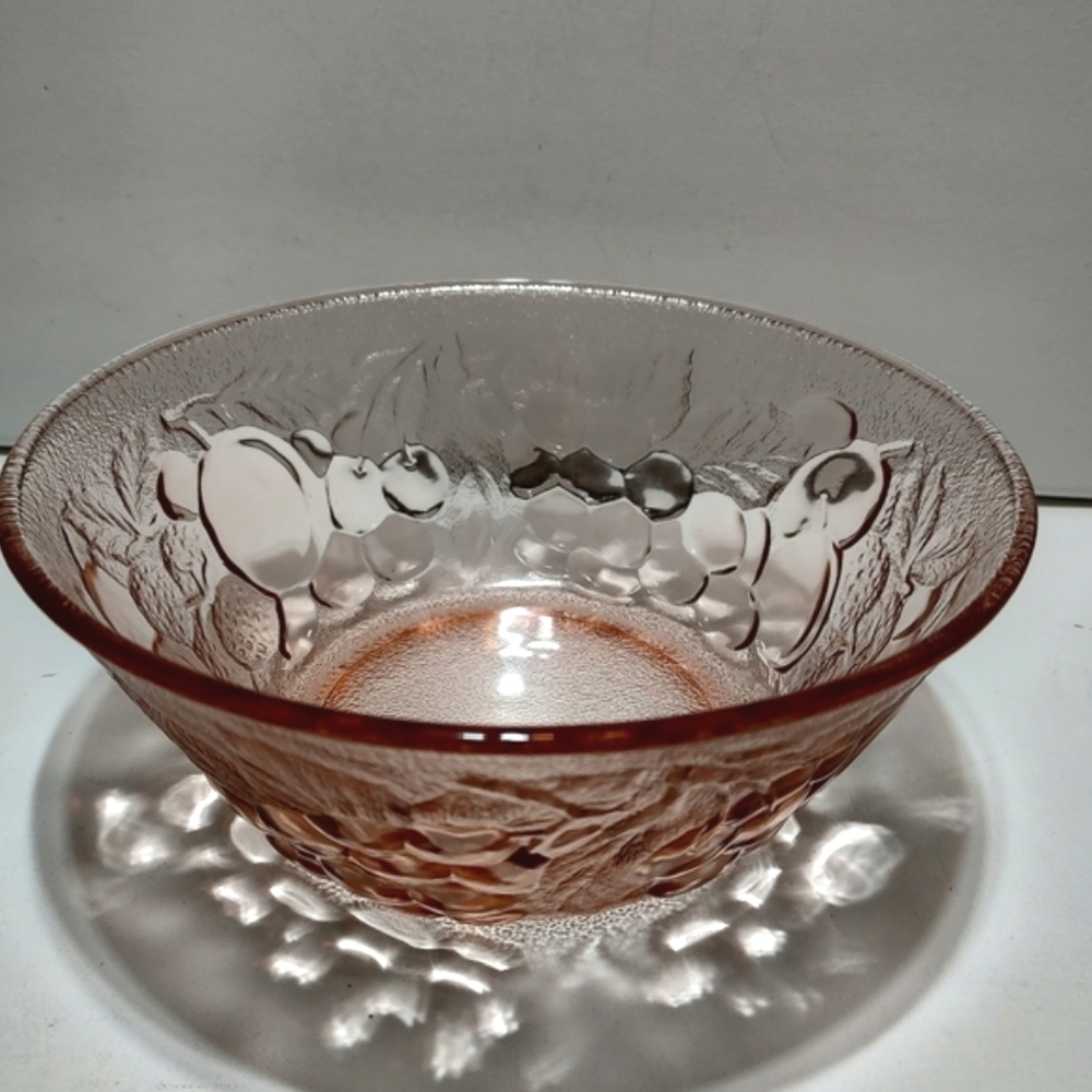 Pink depression glass fruit pattern bowl